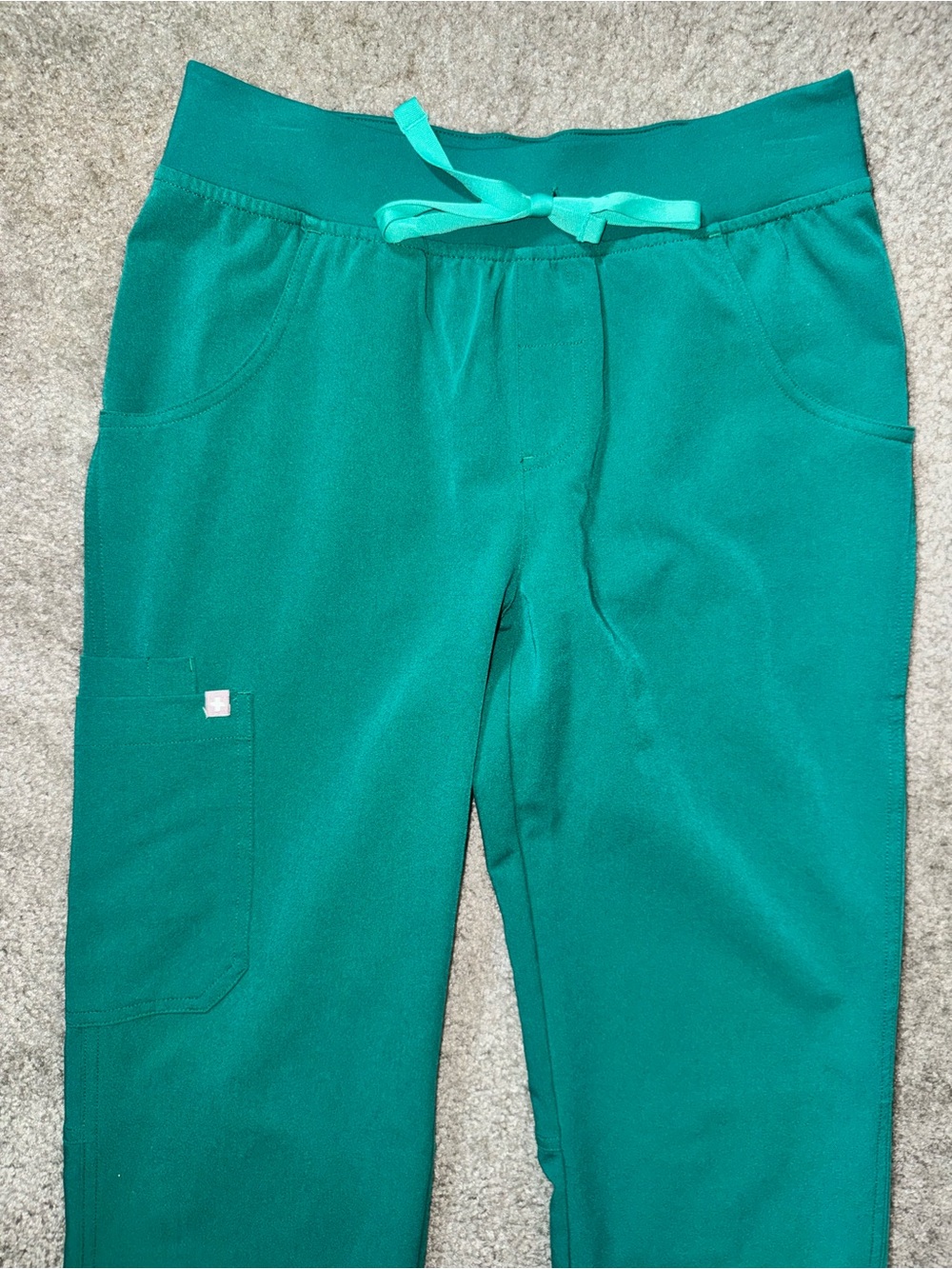 Figs Kade Cargo Moss Green Scrub Pants; XS Tall - Picture 3 of 6